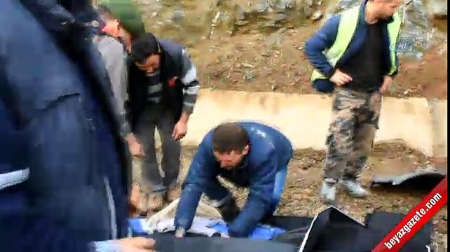 İşçi servisi, tomruk yüklü kamyona çarptı: 2 ölü 1’i ağır 24 yaralı