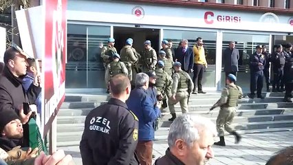 Şehit Halisdemir davası öncesi sanıklar protesto edildi