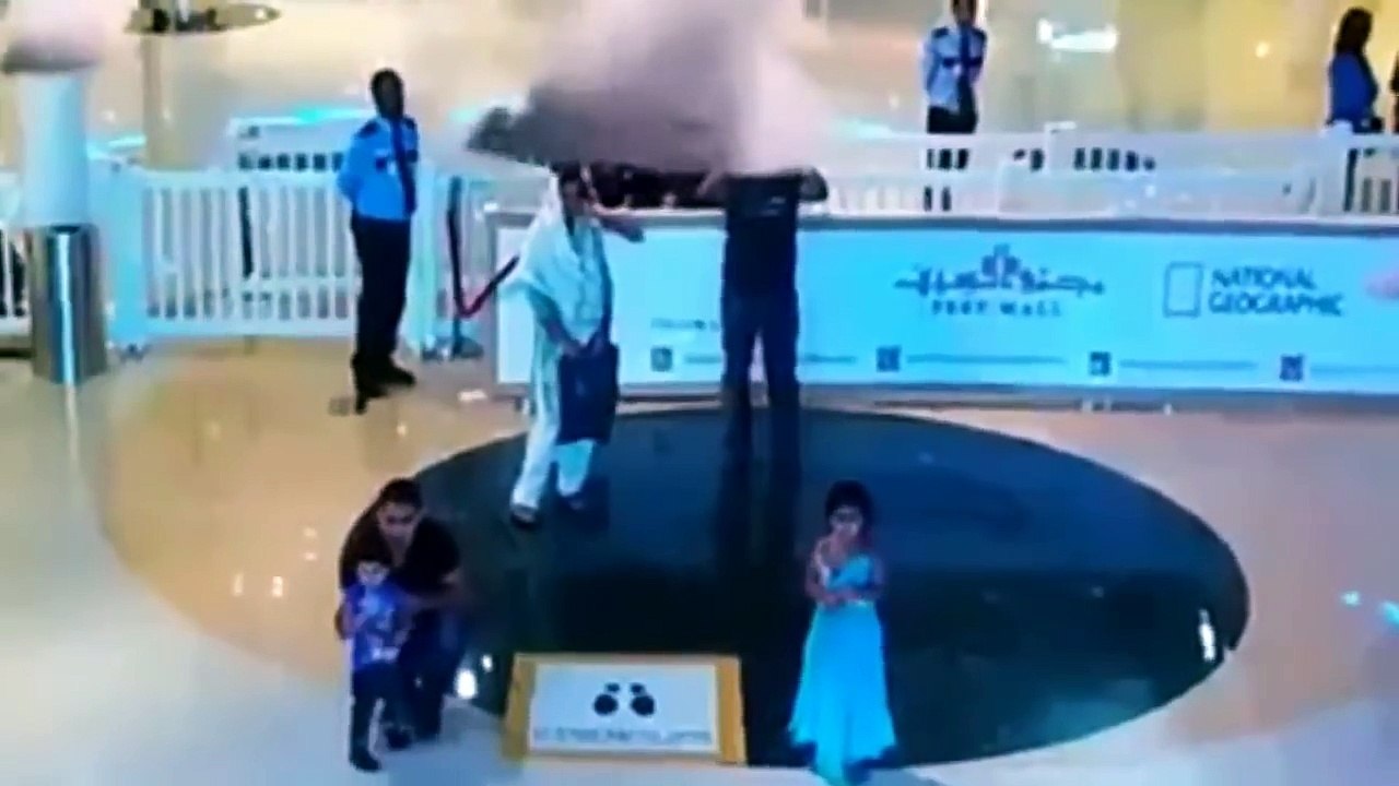 7D Hologram Technology Amazing Show in Dubai !! - YouTube_2