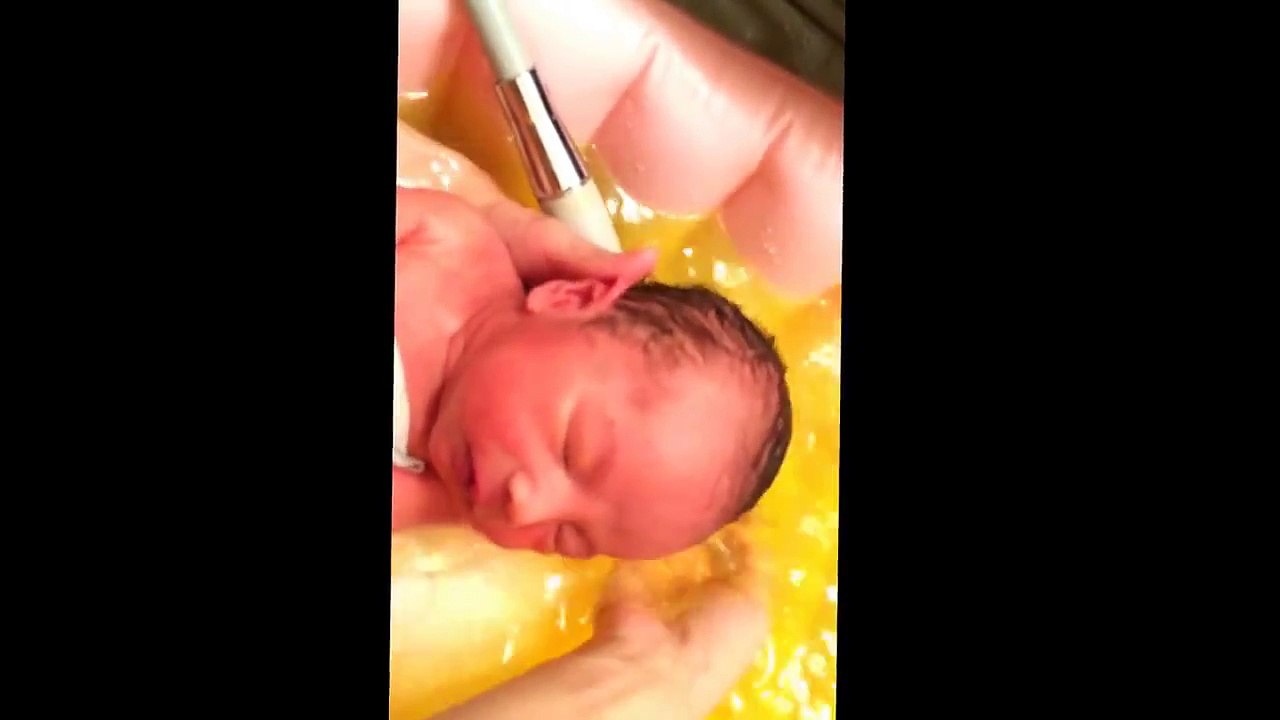 【赤ちゃん☆こなつ】　はじめての沐浴 根っからの風呂好き♡！？Newborn baby love to take baths