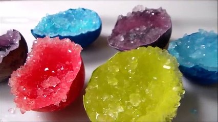 Voici une astuce pour reprendre des cristaux colorés avec des coquilles d'œuf