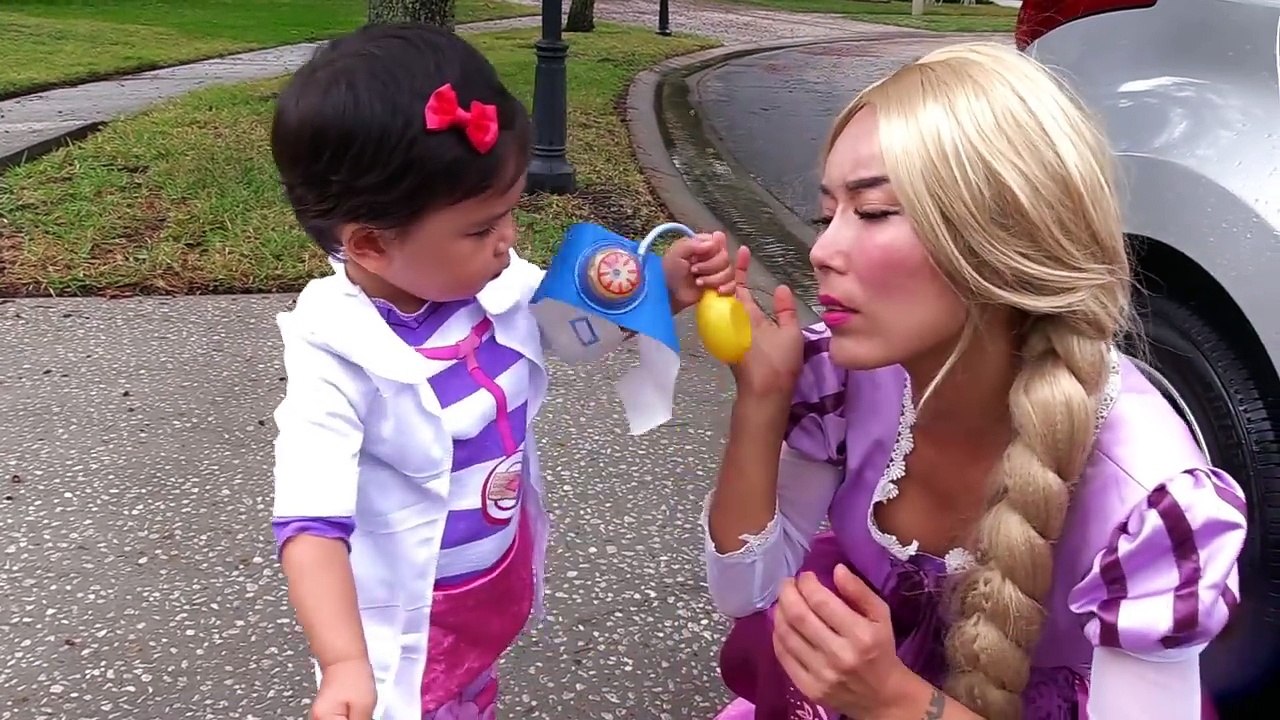 Детка ребенок автомобиль приводы Эльза замороженный замороженные джокер утро Полиция Рапунцель рутина Ночевкой вес вес вес в