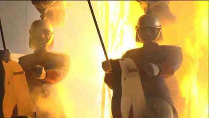 El fuego devora las primeras fallas Patrimonio de la Humanidad