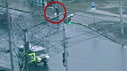 Hombre desaparece mientras espera el autobús