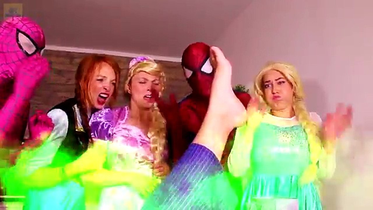 Frozen Elsa is a NURSE! w/ Spiderman Pink Spidergirl Maleficent Anna Joker Batman! Superhe