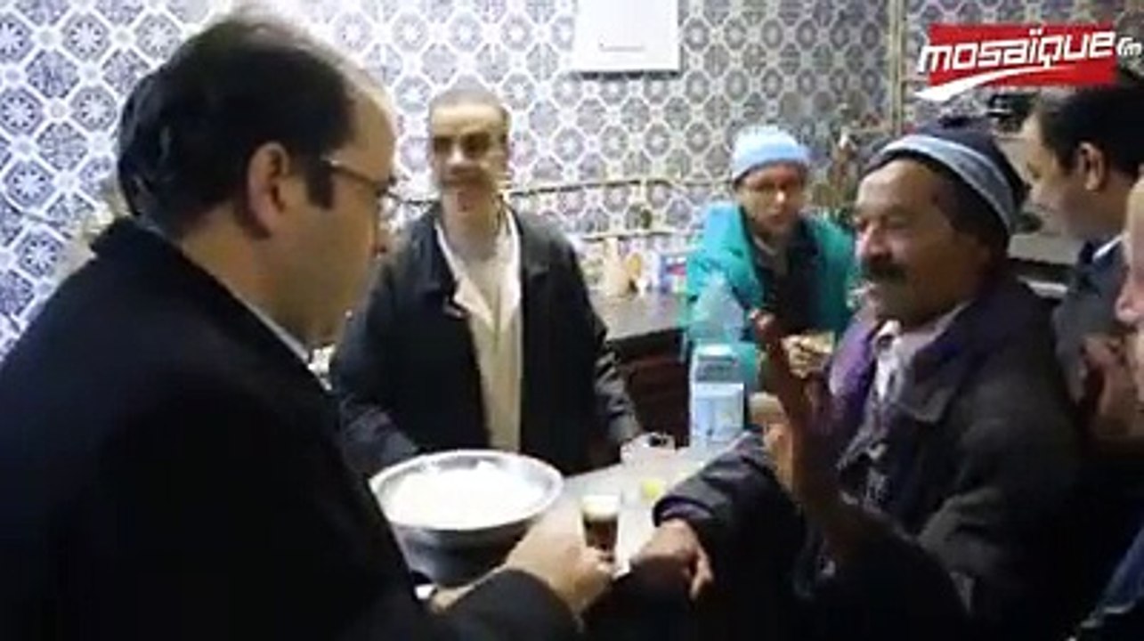 الشاهد لمواطن اعطيني نومروك نعملك ابال