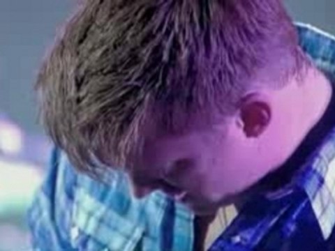 Queens of the stone age Turning on the Screw canal+ 2007 (4)