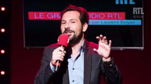 Stéphane Bern initie Régis Mailhot à l'enfumage politique dans La Vie de Bern