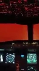 الطيار ماسك راسه من الغبار اللي شافه