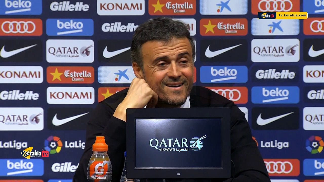 لويس انريكي في المؤتمر الصحفي يدخل في نوبة ضحك هيستيرية و يعلق " انا عمر ما حصل معايا كدة " بسبب مراسل صحفي