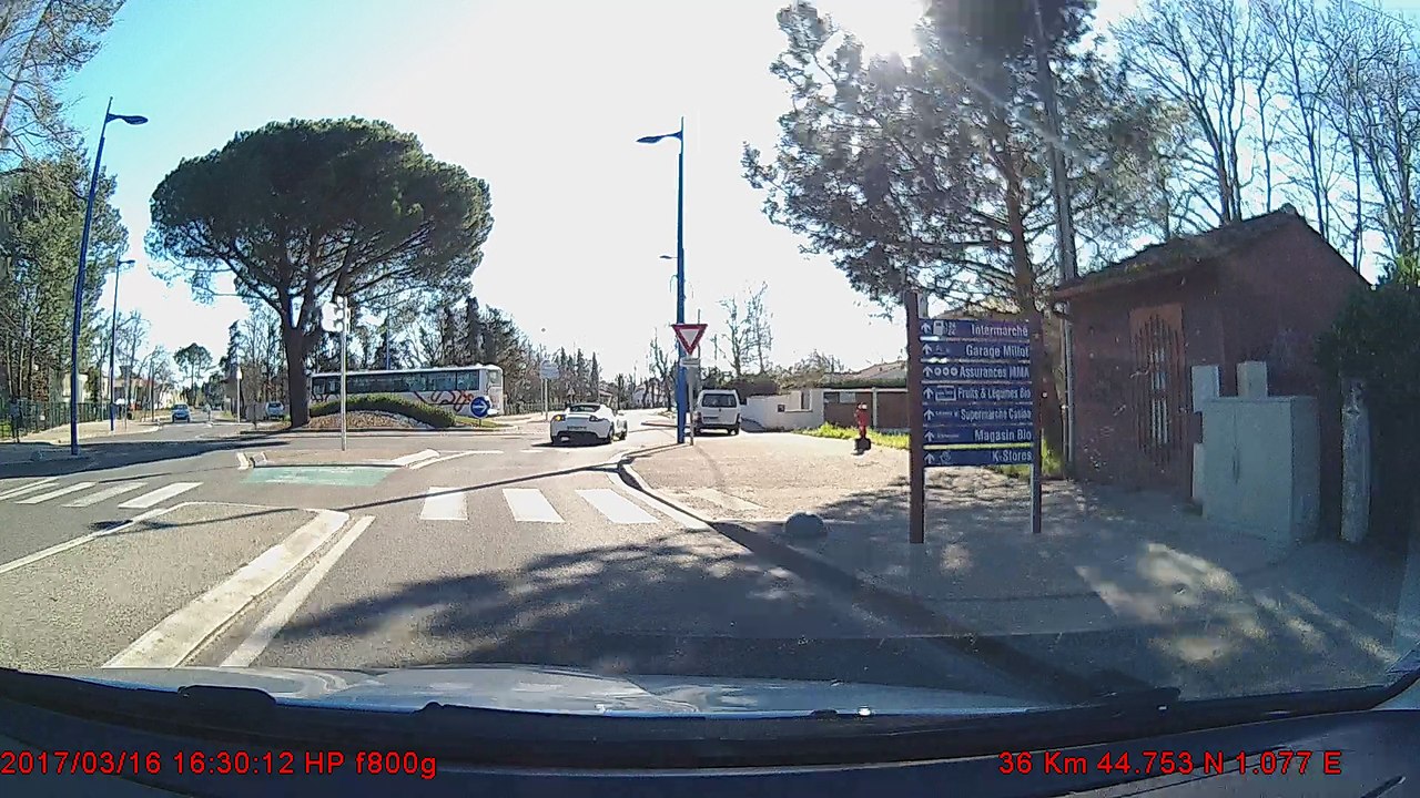 arrêté dans rond point lycée d'andernos les bains