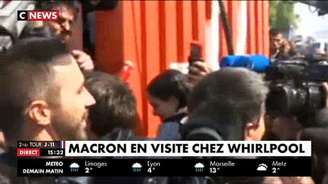 Emmanuel Macron aux journalistes : Marine Le Pen est restée un quart d'heure pour faire des images puis est partie!