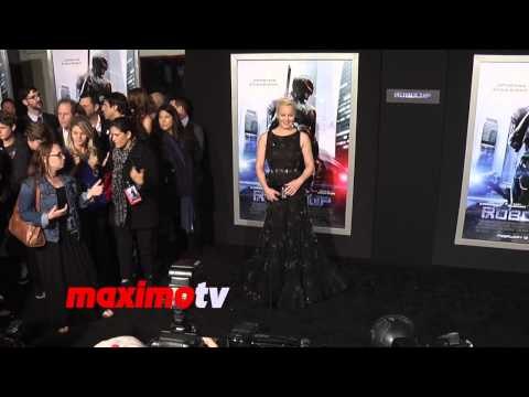 Abbie Cornish Gorgeous in Nicholas Oakwell Couture ► RoboCop Los Angeles Premiere
