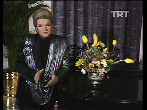 Zeki Müren - Hep Sen Varsın Sen Yaşarsın (TRT Arşivi)