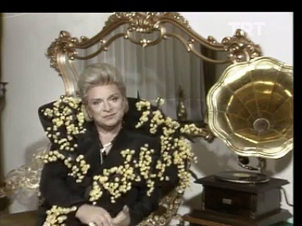 Zeki Müren - Gücüme Gidiyor Böyle Yaşamak (TRT Arşivi)