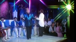 Zeki Müren - Elbet Gönüllerde Sabah Olacak (TRT Arşivi)