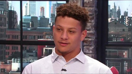 Mahomes: I want to throw Hail Marys like Aaron Rodgers