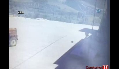 Okula traktörle girip dehşet saçtılar: 2 ölü, 3 yaralı