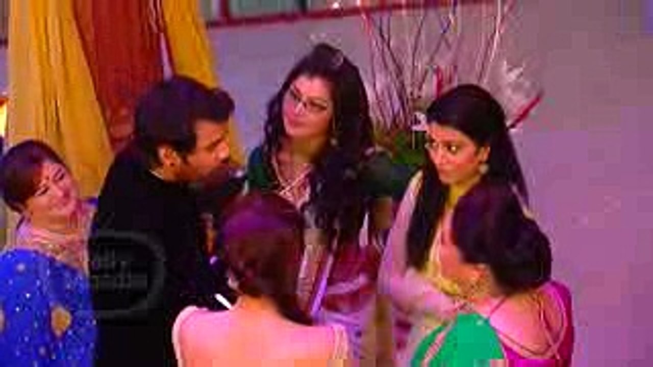 OMG! Pragya PREGNANT, Abhi SHOCKED - Kumkum Bhagya