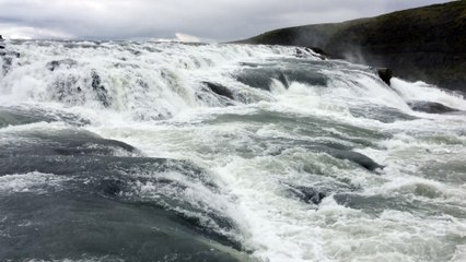 Moto G5 is value for money, but heating issue, front camera are a drag