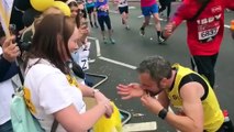 Une demande en mariage en plein marathon