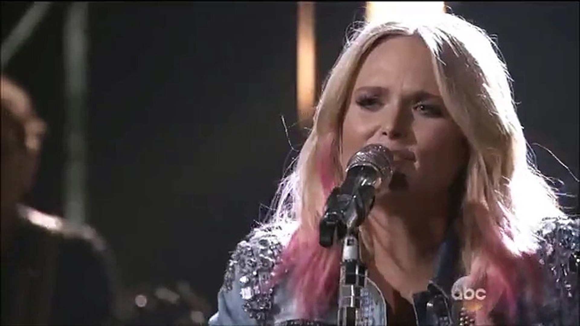 Miranda Lambert Cma Awards 2015 Bathroom Sink Live Performance Vdeo Dailymotion