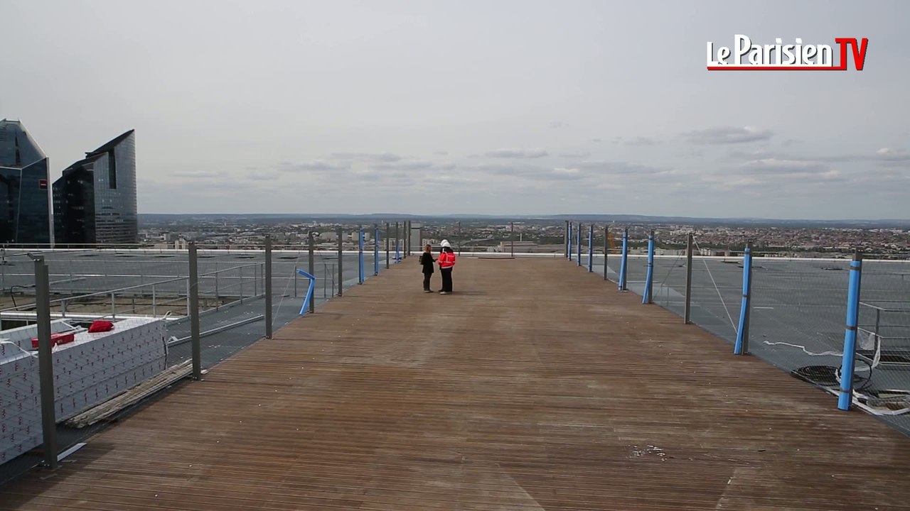 Vue panoramique du toit de l’arche de la Défense