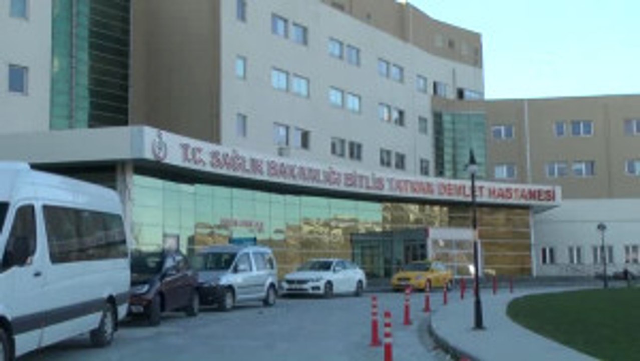 Bitlis Valisi Çınar, Mayın Patlaması Sonucu Yaralanan Askerleri Ziyaret Etti