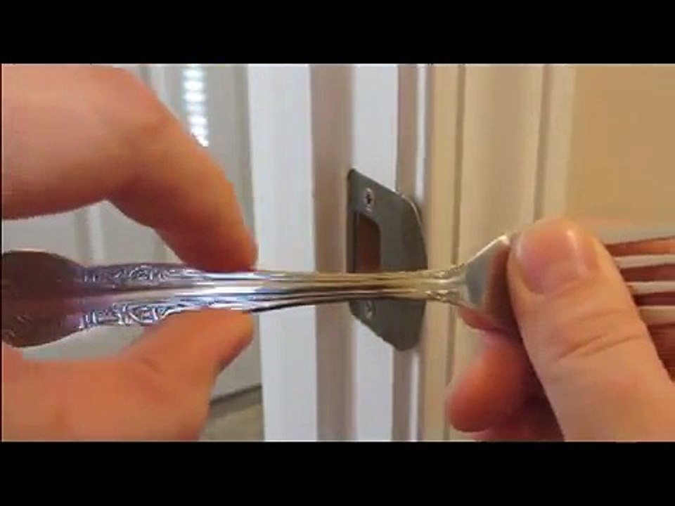 DINNER FORK DOOR LOCK