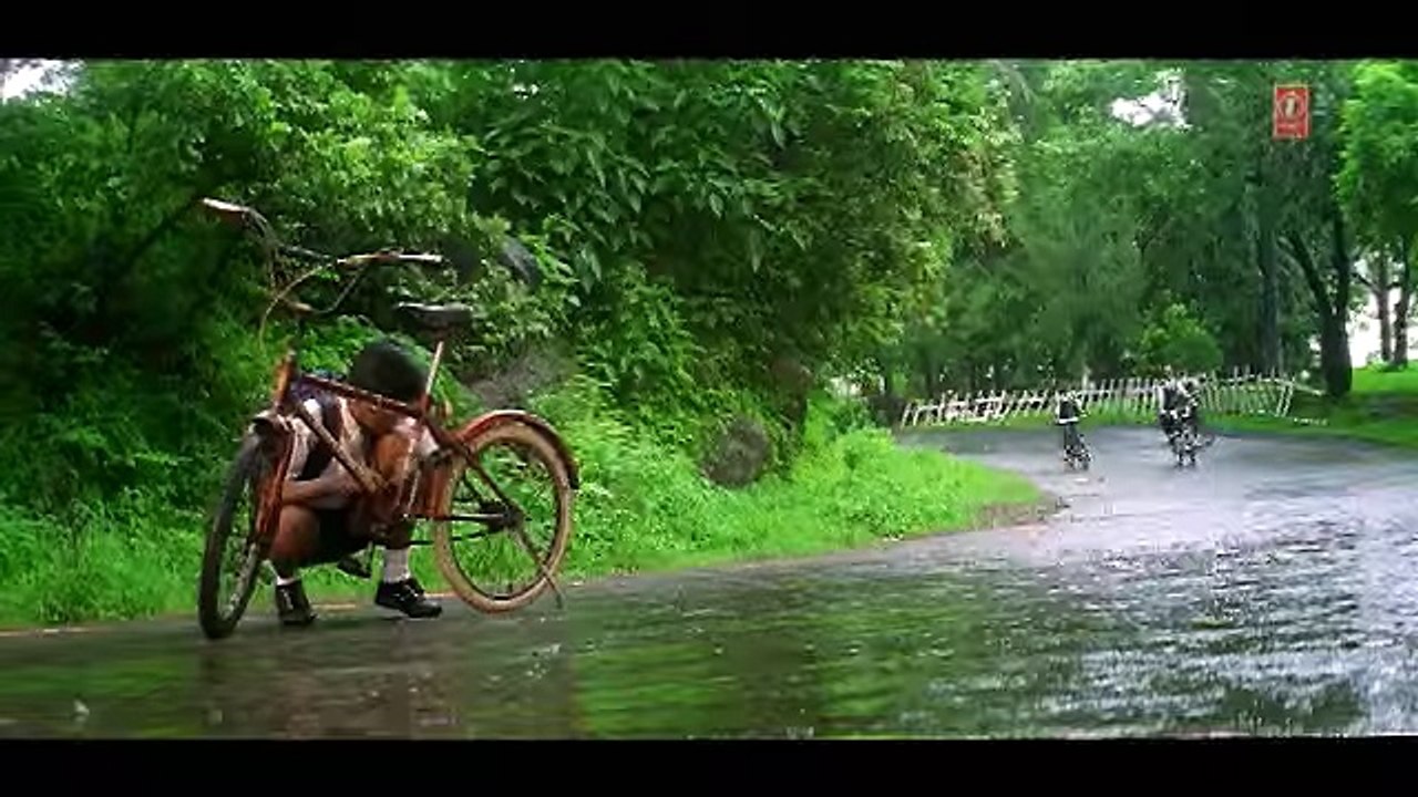 Is Kadar Pyar Hai (Full video Song) by Sonu Nigam - Deewana