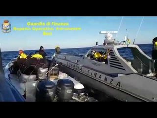 Bari- Ora News publikon videon e kapjes së gomones me 15 mln euro drogë