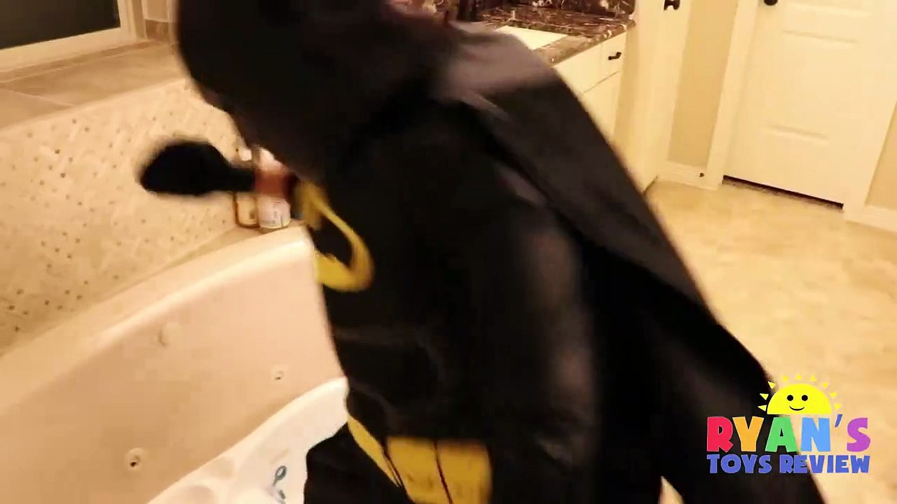 The Lego Batman Movie Superhero in real life for kids Magic Toys Transformation Funny Kids Video-AxggiM