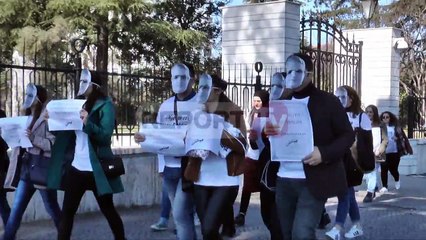 Report TV - Tiranë, marshimi i studentëve: Një muze për At Gjergj Fishtën