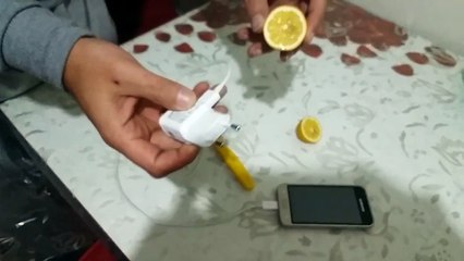 Limon ile telefon nasıl şarj edilir diye merak ettik ve inanılmaz son !!!,Animasyon çizgi film izle 2017