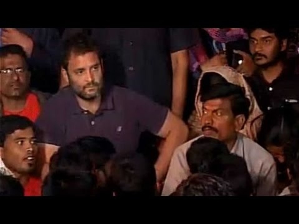 Rahul Gandhi on hunger strike on Rohith's suicide issue in Hyderabad