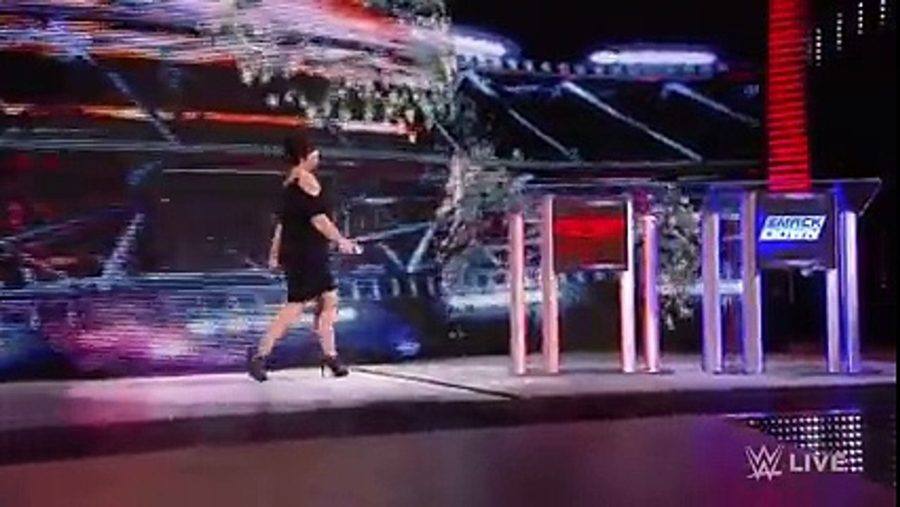 720pHD WWE Raw 07 04 16  Vickie Guerrero returns to Raw