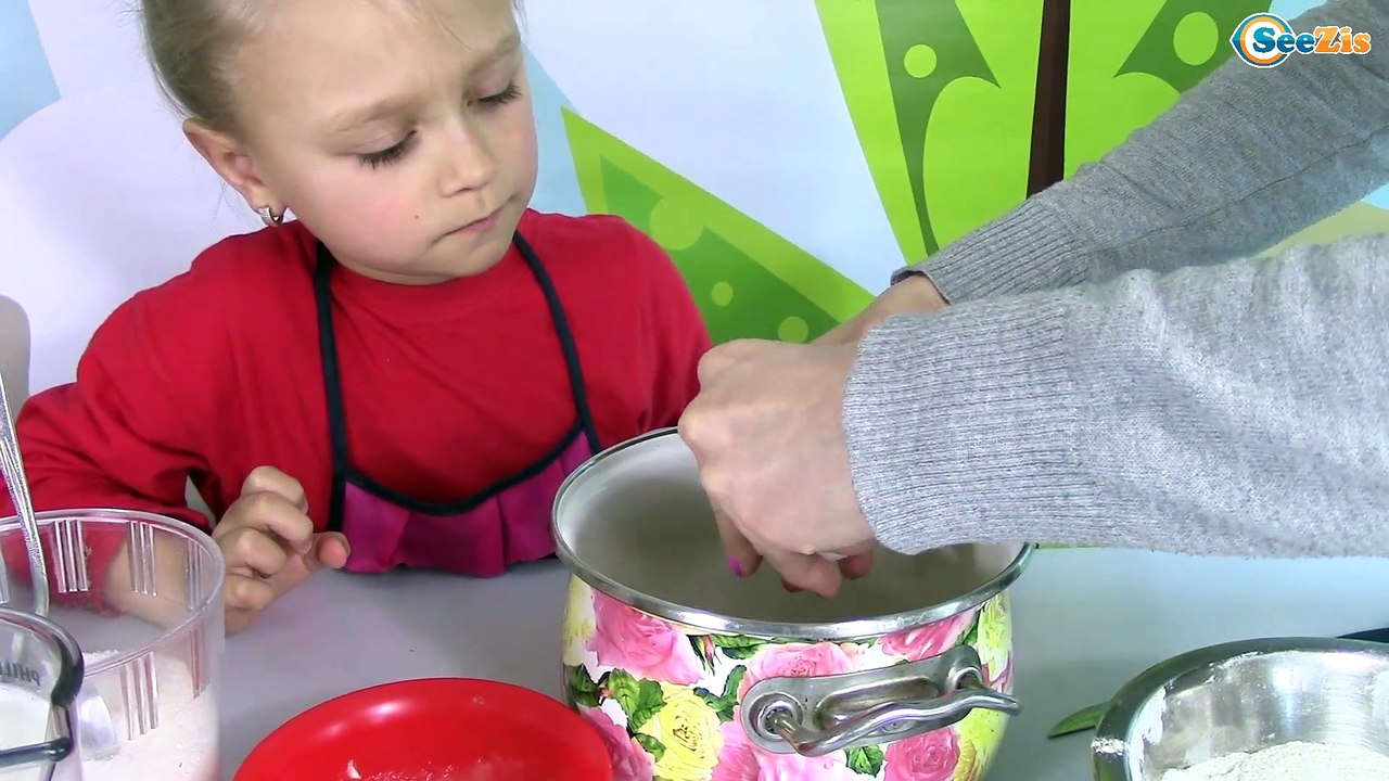 Готовим блинчики с Нутеллой! Маленький Повар Яр...