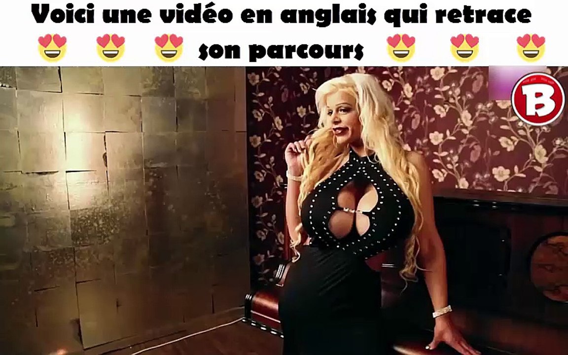 Voici une vidéo en anglais qui retrace son parcours.