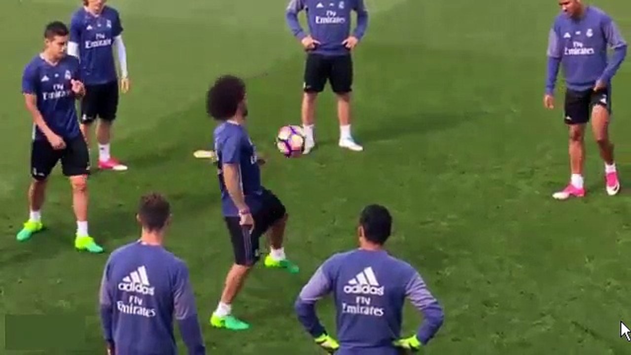 ¡Rebelion contra Cristiano Ronaldo ! Marcelo y James Rodriguez Paran y lo Obligan pasar de Gallinita