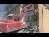 Pieve Torina (MC) - Terremoto, demolizione parziale di un edificio (26.04.17)
