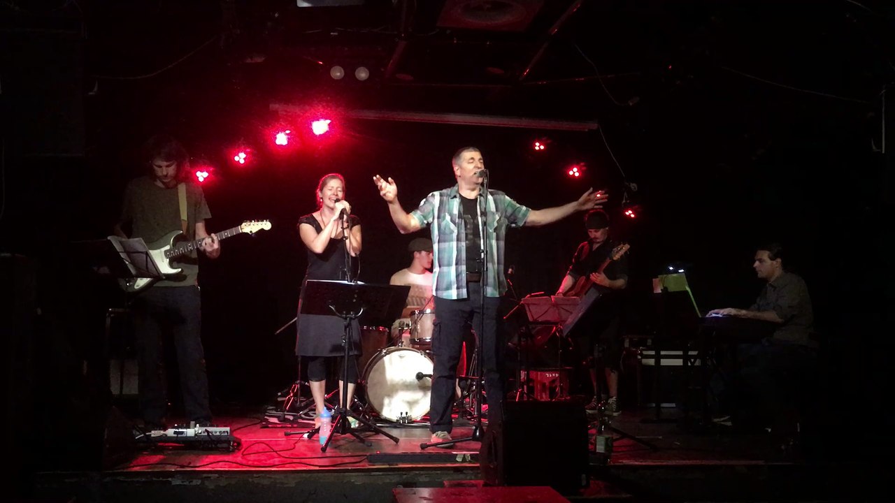 Gustfuss & Band - Es is zum Überleb´n