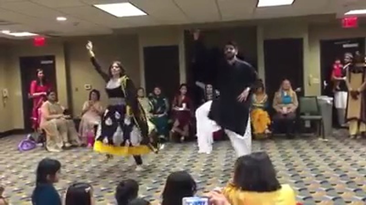 Sta Chargul Salor Pari Song. Nice Wedding Dance Of Couple