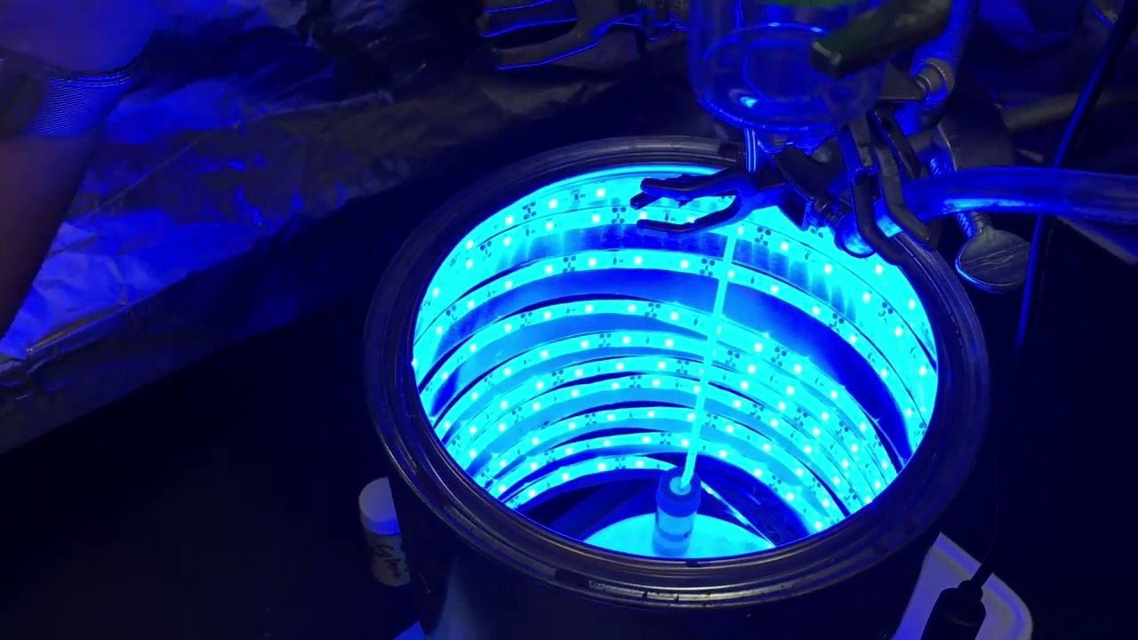 Material sintético hace la fotosíntesis para limpiar el aire de CO2