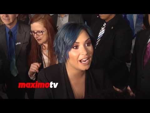 Demi Lovato I Hate Posing For Paparazzis On The Red Carpet - Frozen Premiere