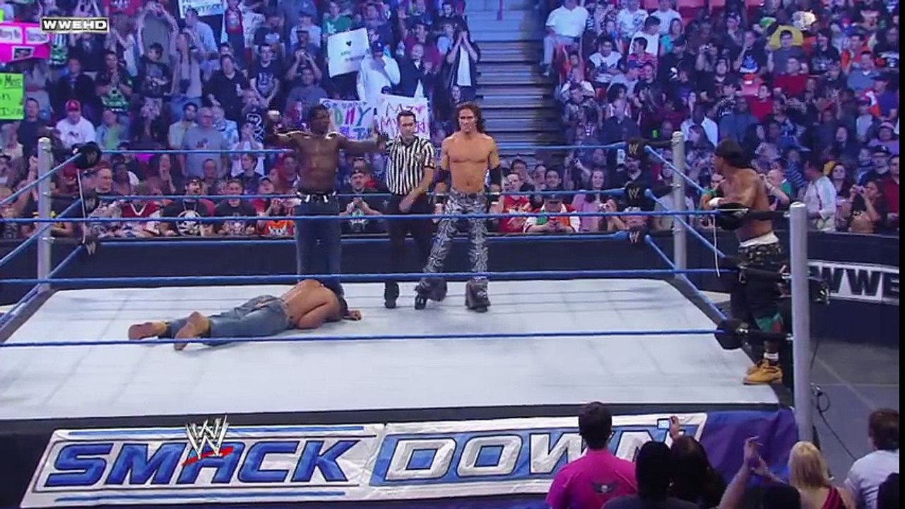 SmackDown  Cryme Tyme s Shad attacks his own partner, JTG