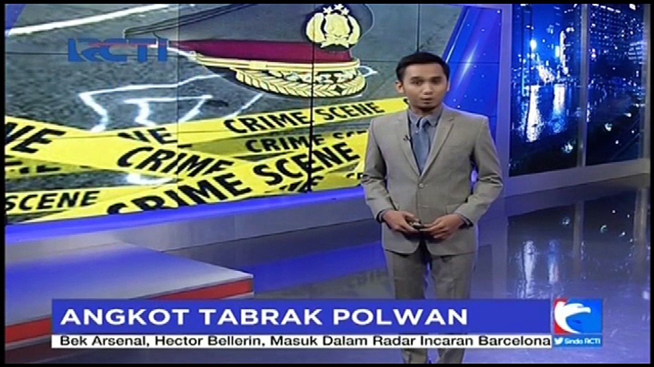 Angkot Tabrak Polwan