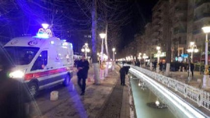 Kafede Silahlı Çatışma: 3 Ölü, 9 Yaralı