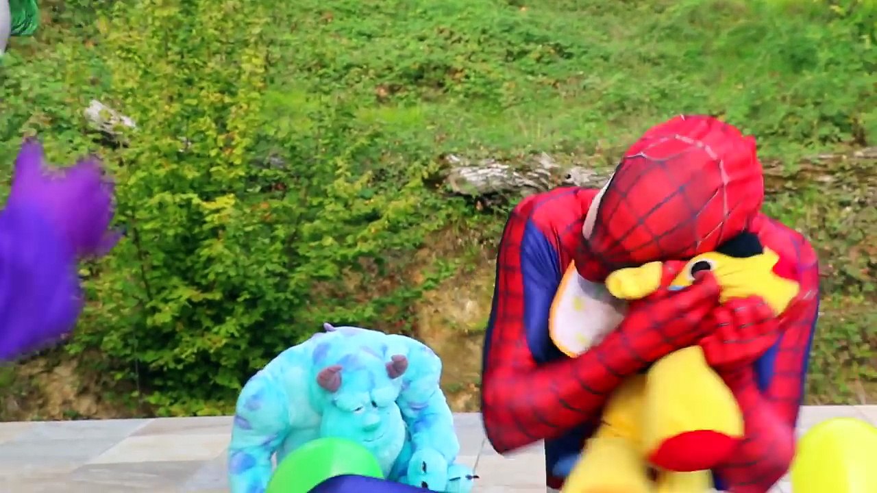 Frozen Elsa Bitten by VAMPIRE! w/ Spiderman Hulk Joker Pink Spidergirl Mini elsa Toys! Sup