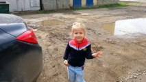 Ребенок девушка видеоблога милая девочка 1 год от души танцует лезгинку 2016 lezginka armenian