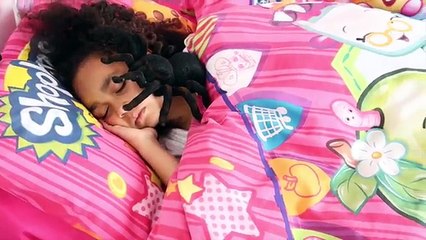 Giant Spider Attack Girl In Bed Sleeping | Toys AndMe